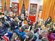 Дружење основаца са пјесником Соњом Падров Тешановић