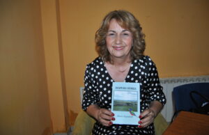 ПРЕДСТАВЉЕНА КЊИГА „ШАРЕНА ПТИЦА“ ВИНКЕ БОРОВИНЕ