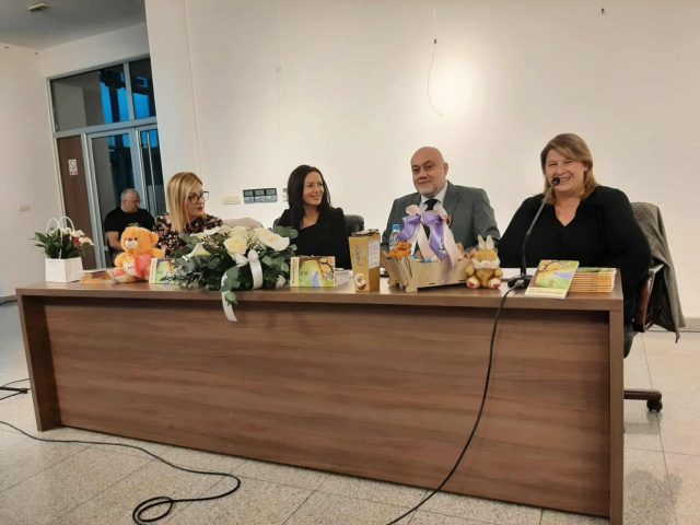 IZA GRANJA VJETAR SANJA Iza granja vjetar sanja