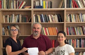 Izdanja ASoglas-a uručena Narodnoj biblioteci ”MIhailo Miho Vuković” iz Danilovgrada Dejan i sanja spasojević u danilovgradu