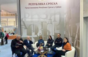 „АСоглас“ ЗВОРНИК ПРЕДСТАВИО СВОЈА ИЗДАЊА НА ШТАНДУ РЕПУБЛИКЕ СРПСКЕ НА 68. МЕЂУНАРОДНОМ БЕОГРАДСКОМ САЈМУ КЊИГА сајам први дан