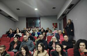 U Zvorniku predstavljene dvije knjige Nede Gavrić iz Banjaluke Publika mala sala u zvorniku