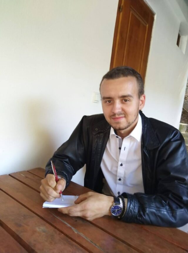 Милош Белић