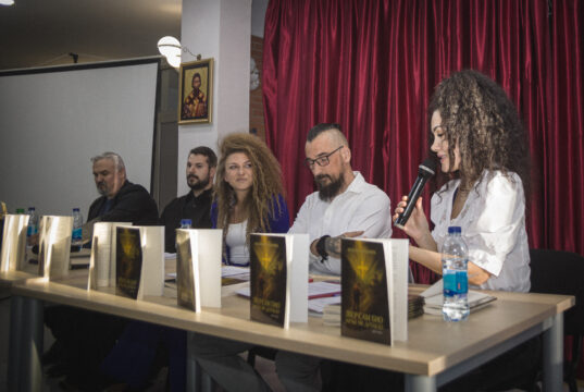 Представљене књиге “Терапија Теслом” и “Звер сам био – јагње ме дотакло” 989A9477